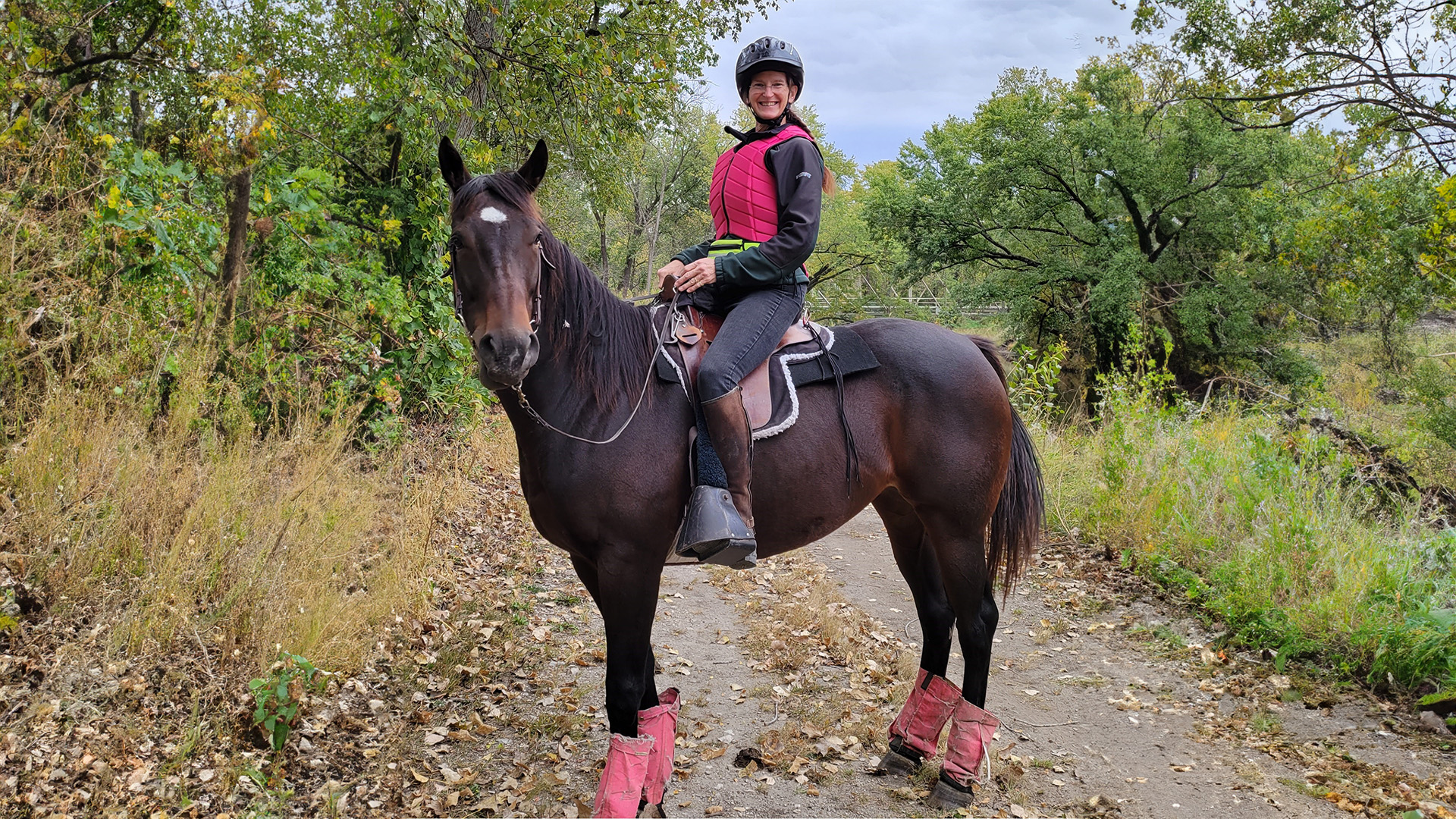 “A Beauty with a Clue”: A Tale of Two Thoroughbreds