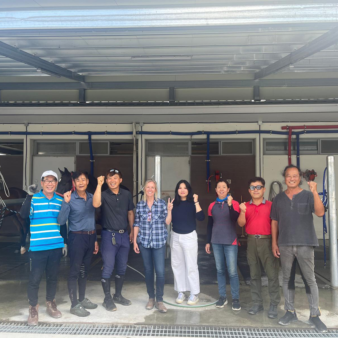 Photo from CJ's trip to South Korea - Day 8 (group photo)